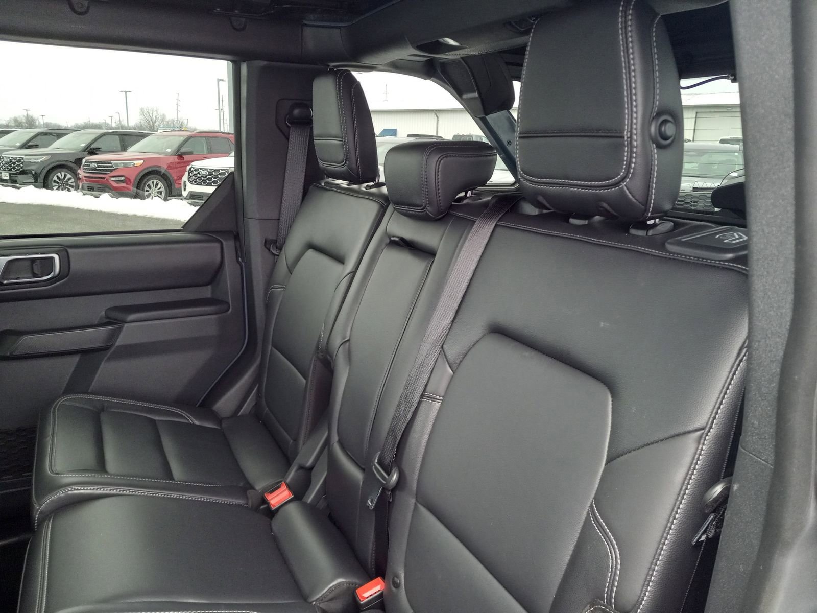 Used 2025 Ford Bronco Outer Banks image 13