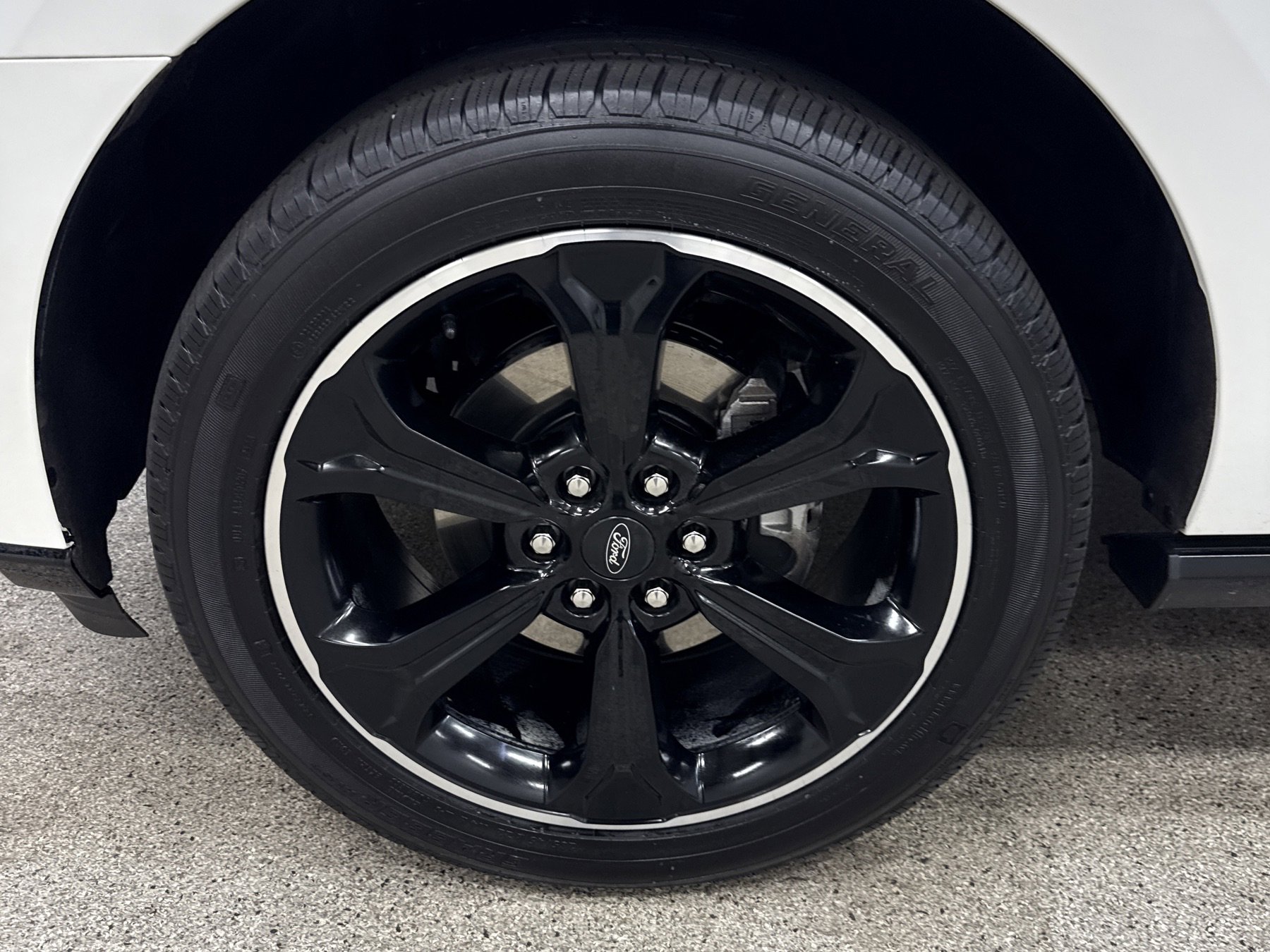 Used 2024 Ford Expedition Limited image 2