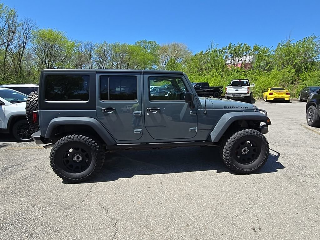 Used 2015 Jeep Wrangler Unlimited Rubicon w/ Connectivity Group image 9