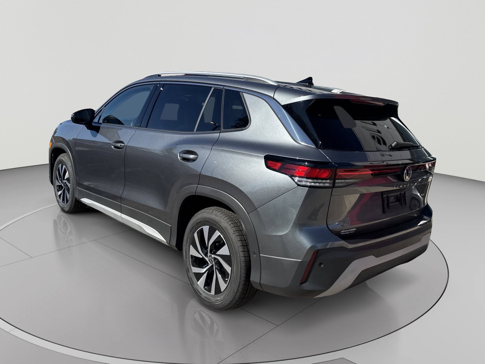 New 2026 Volkswagen Tiguan S FWD image 4