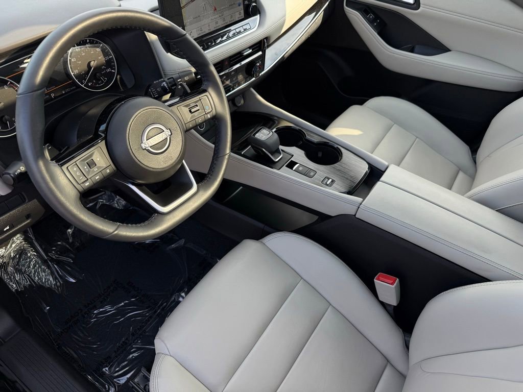 Used 2023 Nissan Rogue SL w/ SL Premium Package image 18