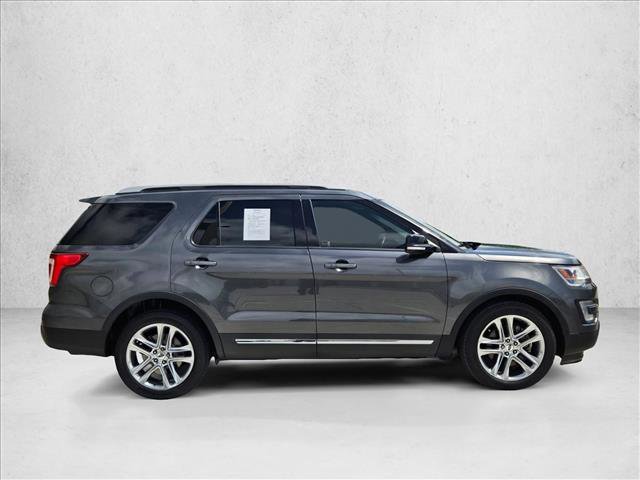 Used 2016 Ford Explorer XLT w/ Equipment Group 202A image 4