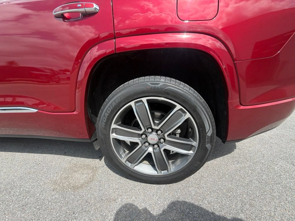 Used 2019 GMC Acadia Denali w/ Technology Package FWD image 18