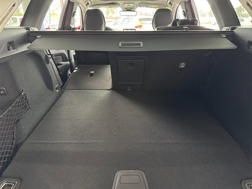 New 2026 Volvo XC60 T8 Plus image 14