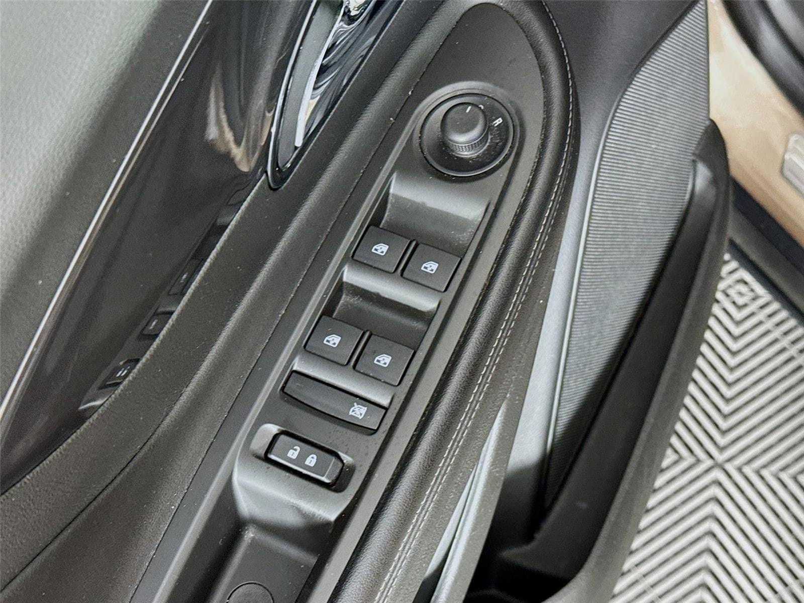 Used 2018 Buick Encore Preferred FWD image 19
