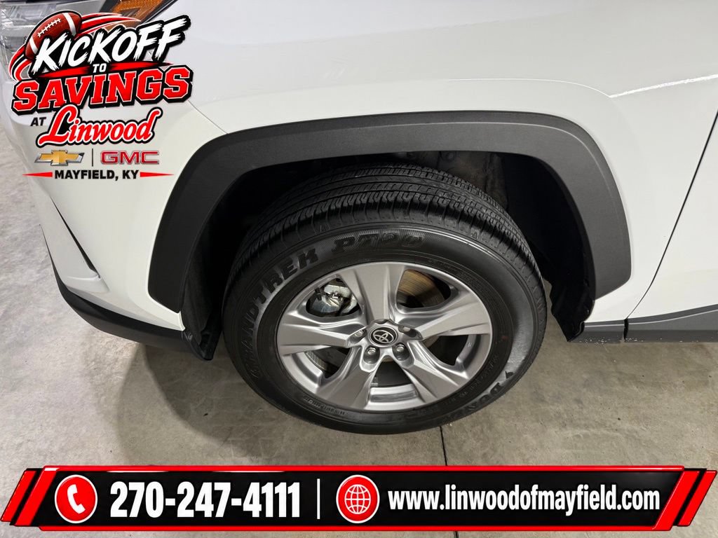 Used 2025 Toyota RAV4 XLE FWD image 8