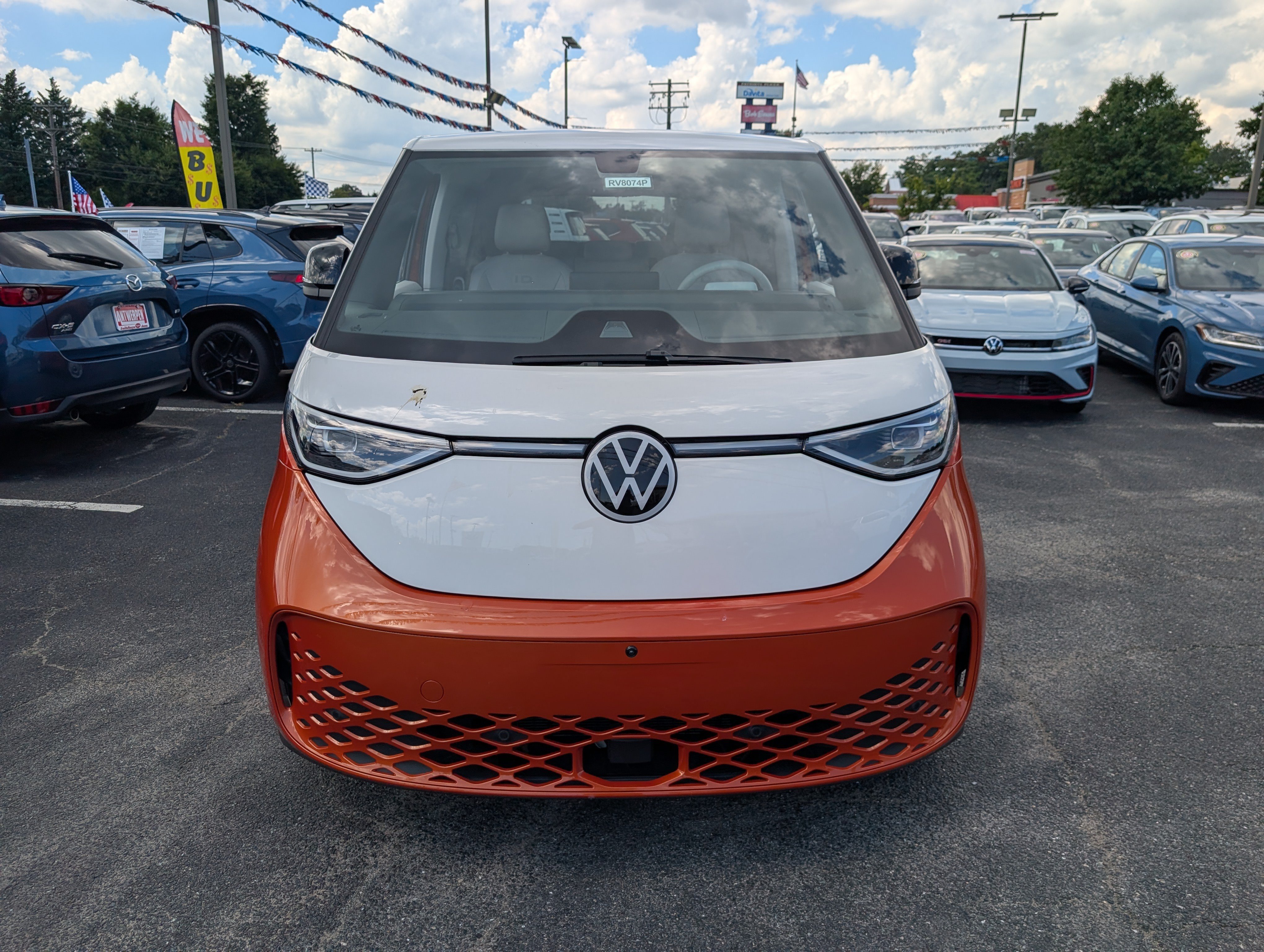 Used 2025 Volkswagen ID. Buzz Pro S Plus w/ Cupholders Package RWD image 8