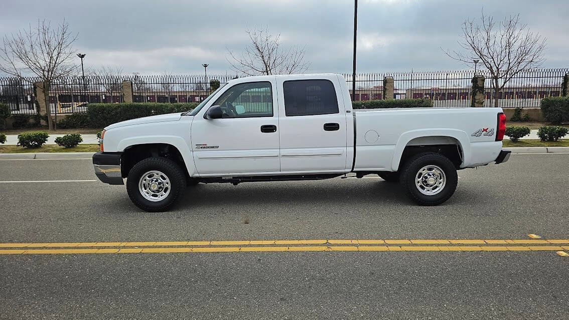 Used 2004 Chevrolet Silverado 2500 LT w/ Skid Plate Package image 8