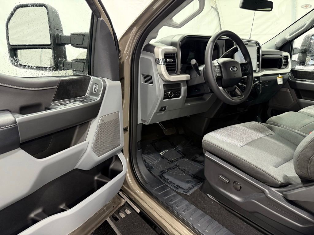 New 2026 Ford F350 XLT w/ XLT Premium Package image 32