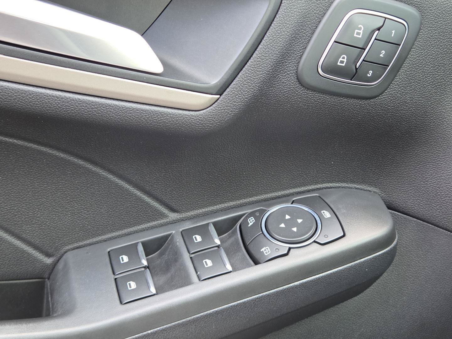 Used 2021 Ford Escape SEL w/ Technology Package FWD image 23
