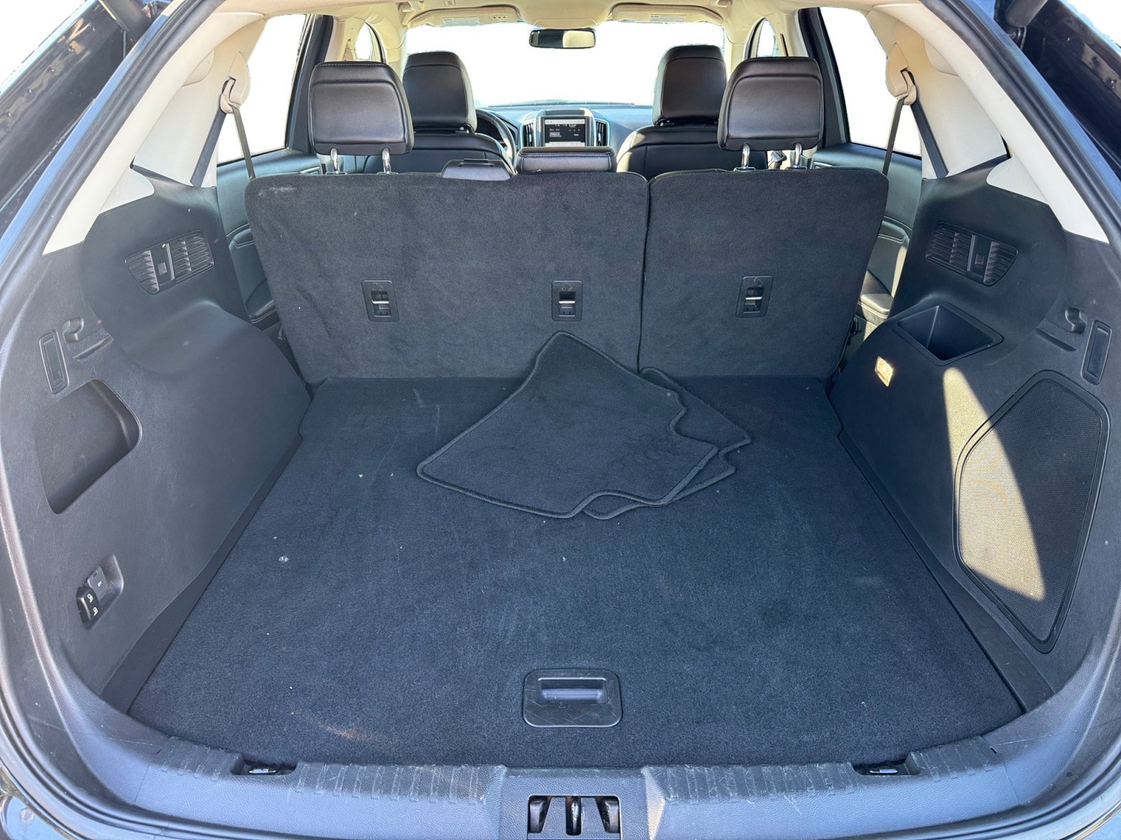 Used 2023 Ford Edge Titanium image 17