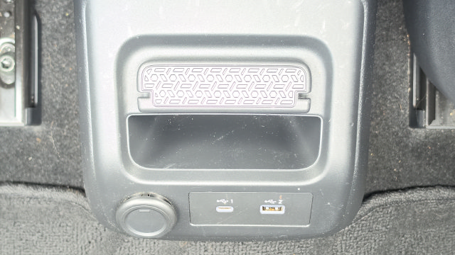 Used 2023 Nissan Ariya AWD image 17