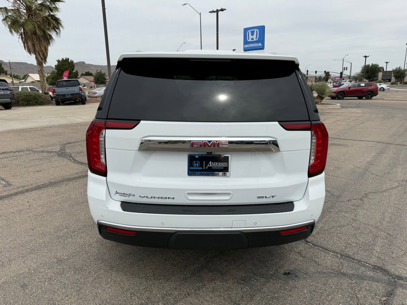 Used 2024 GMC Yukon SLT RWD image 8