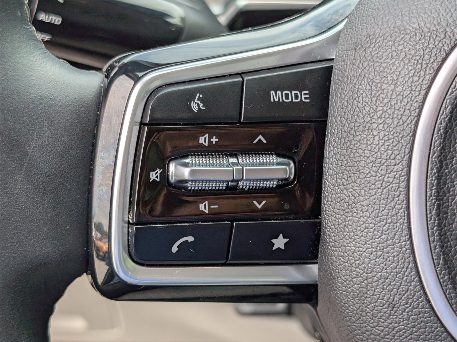 Used 2024 Kia Sorento S FWD image 22