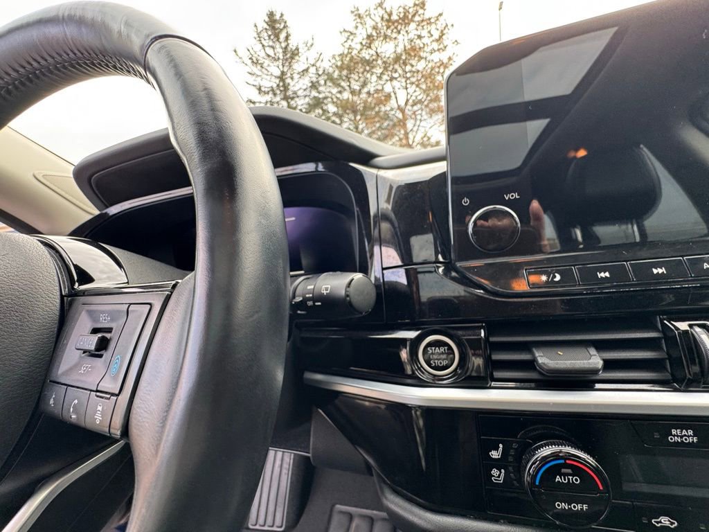 Used 2022 Nissan Pathfinder Platinum image 19