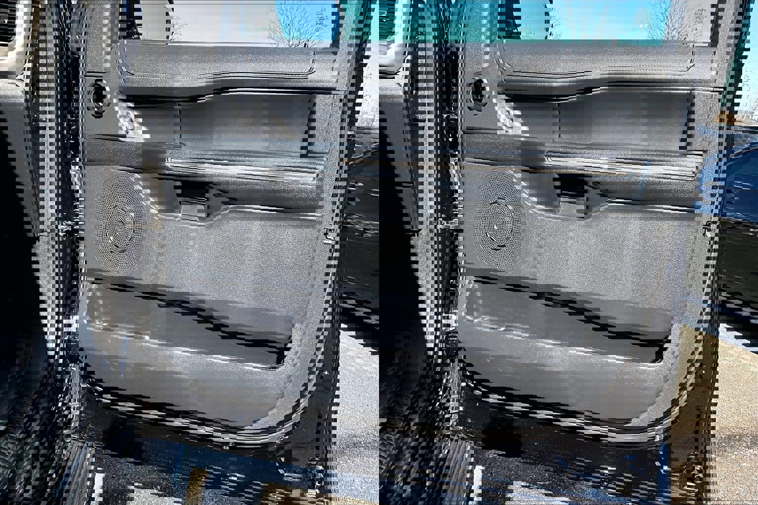 Used 2023 Ford Expedition XLT image 22