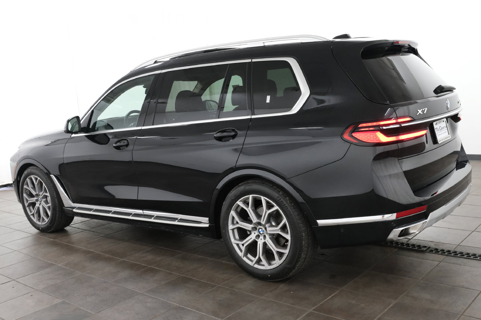 Used 2024 BMW X7 xDrive40i AWD/4WD image 3