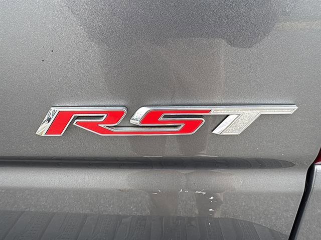 Used 2022 Chevrolet Silverado 1500 RST w/ LPO, Blackout Package AWD/4WD image 14