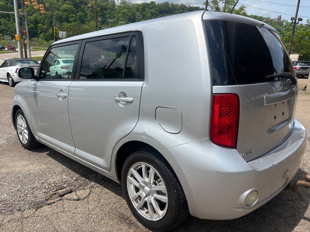 Used 2009 Scion xB FWD image 3