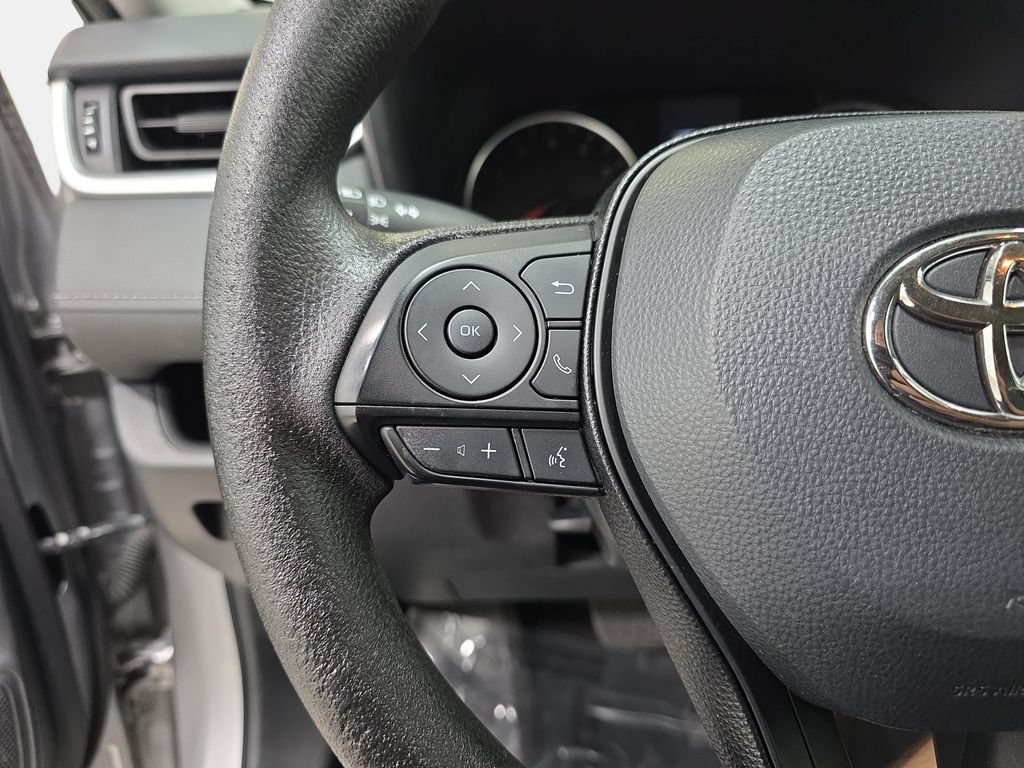 Used 2020 Toyota RAV4 LE w/ All Weather Liner Package AWD/4WD image 17