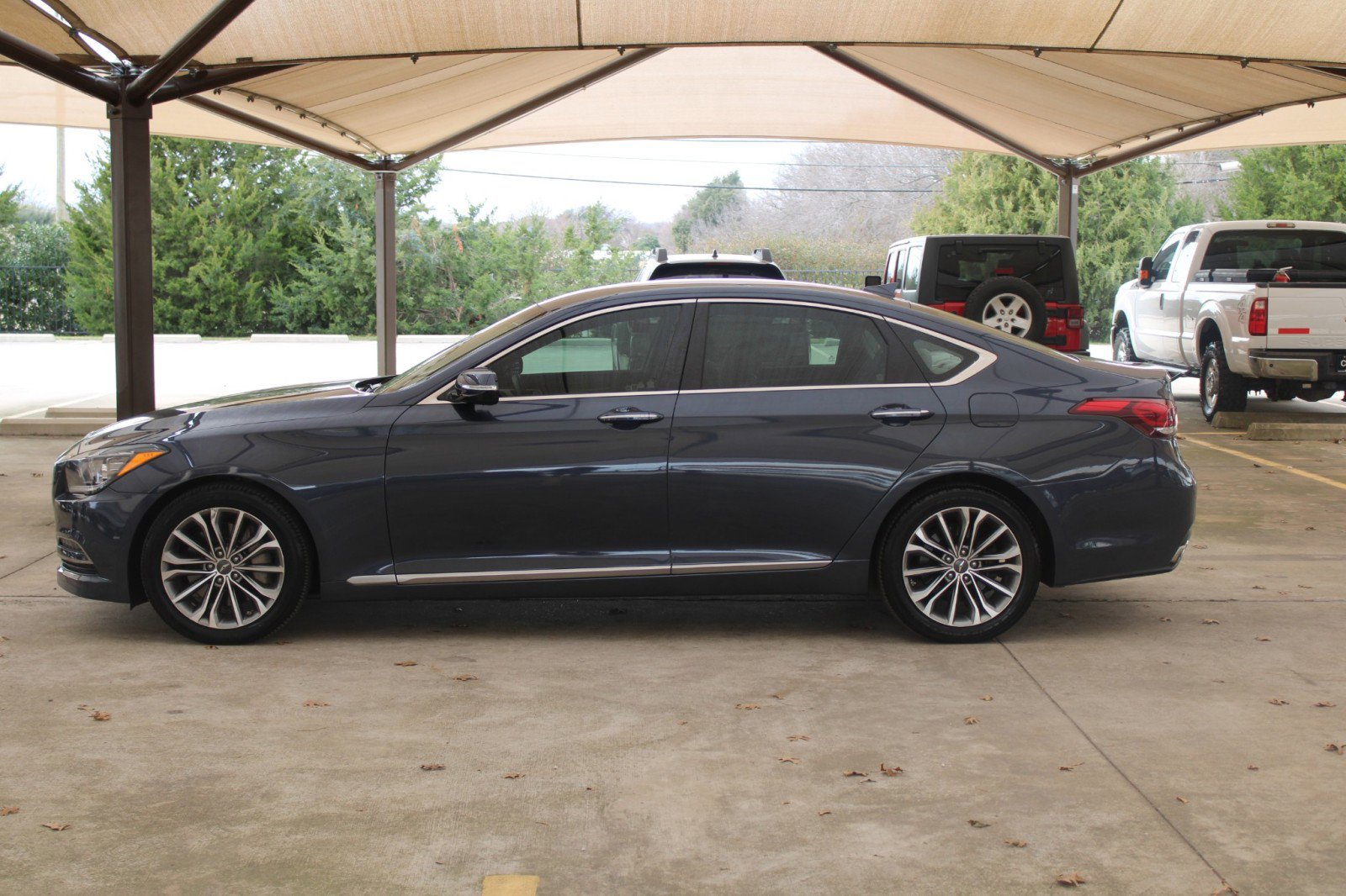 Used 2015 Hyundai Genesis 3.8 image 6