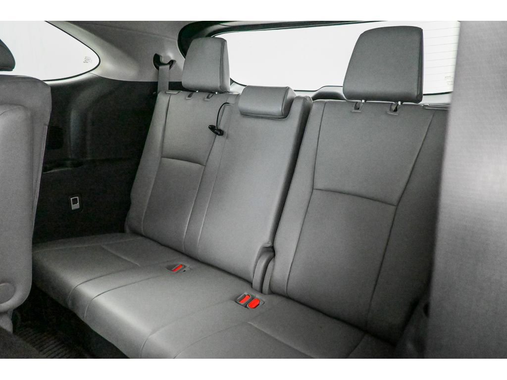Used 2023 Toyota Highlander XLE image 29