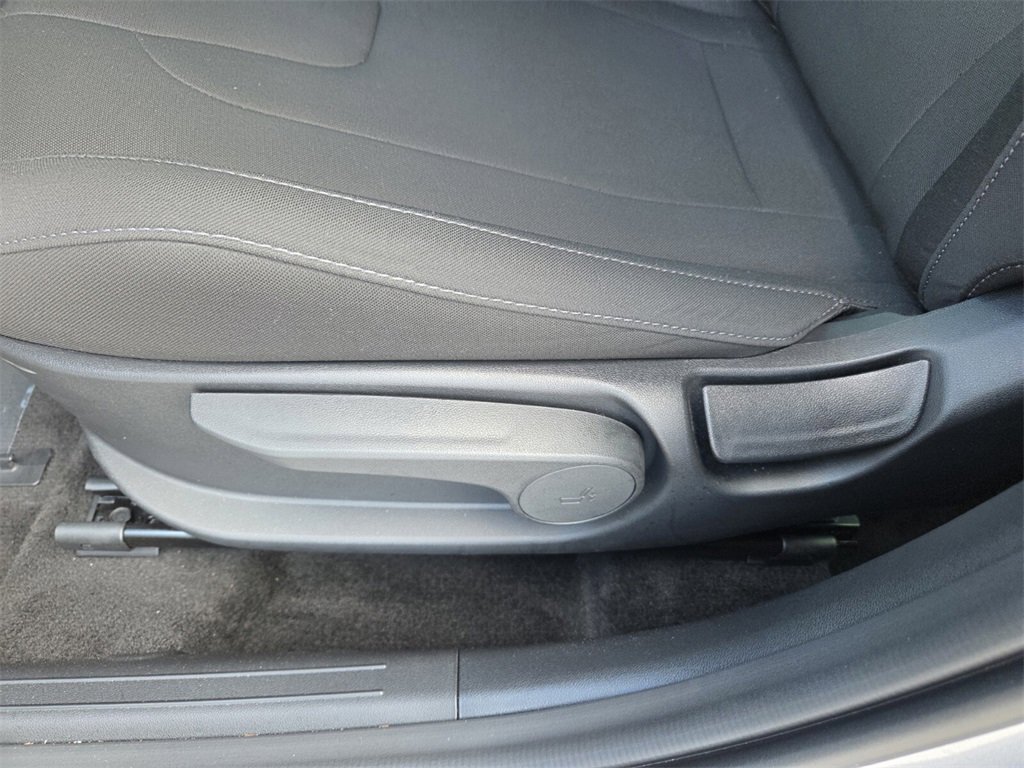 Used 2025 Hyundai Elantra SEL image 5