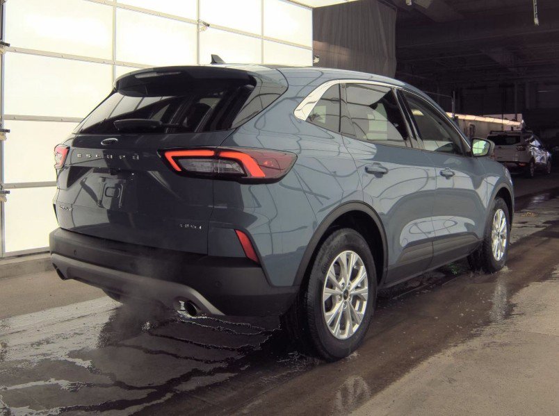 Used 2023 Ford Escape Active w/ Tech Pack #1 image 2