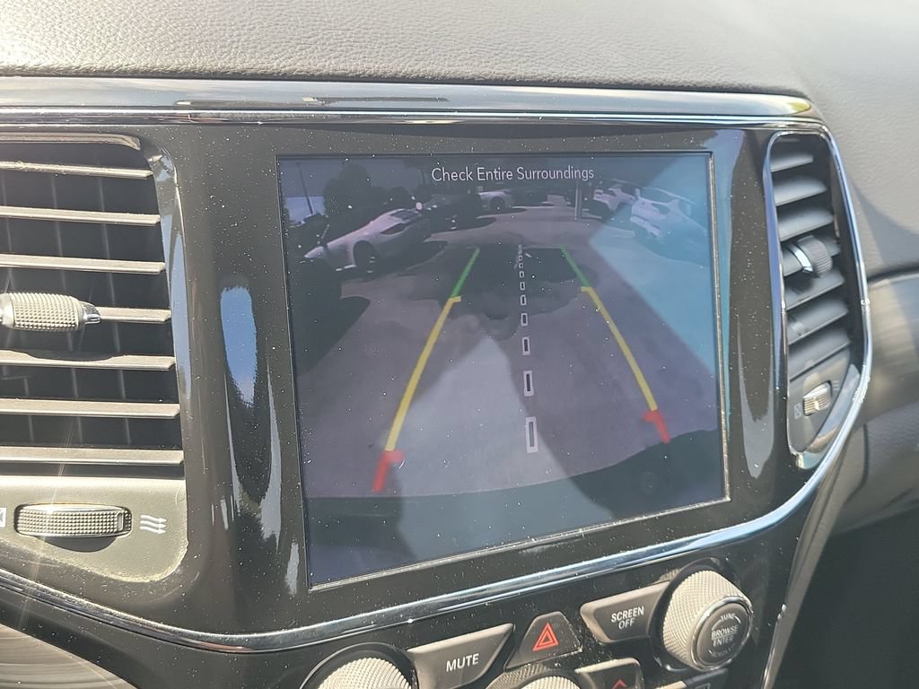 Used 2019 Jeep Grand Cherokee Altitude RWD image 16