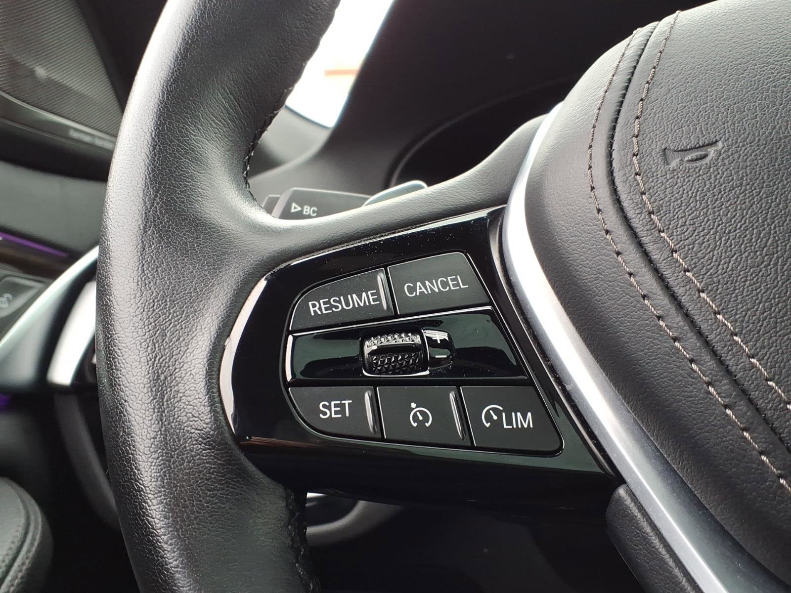 Used 2023 BMW 540i xDrive w/ Premium Package image 28