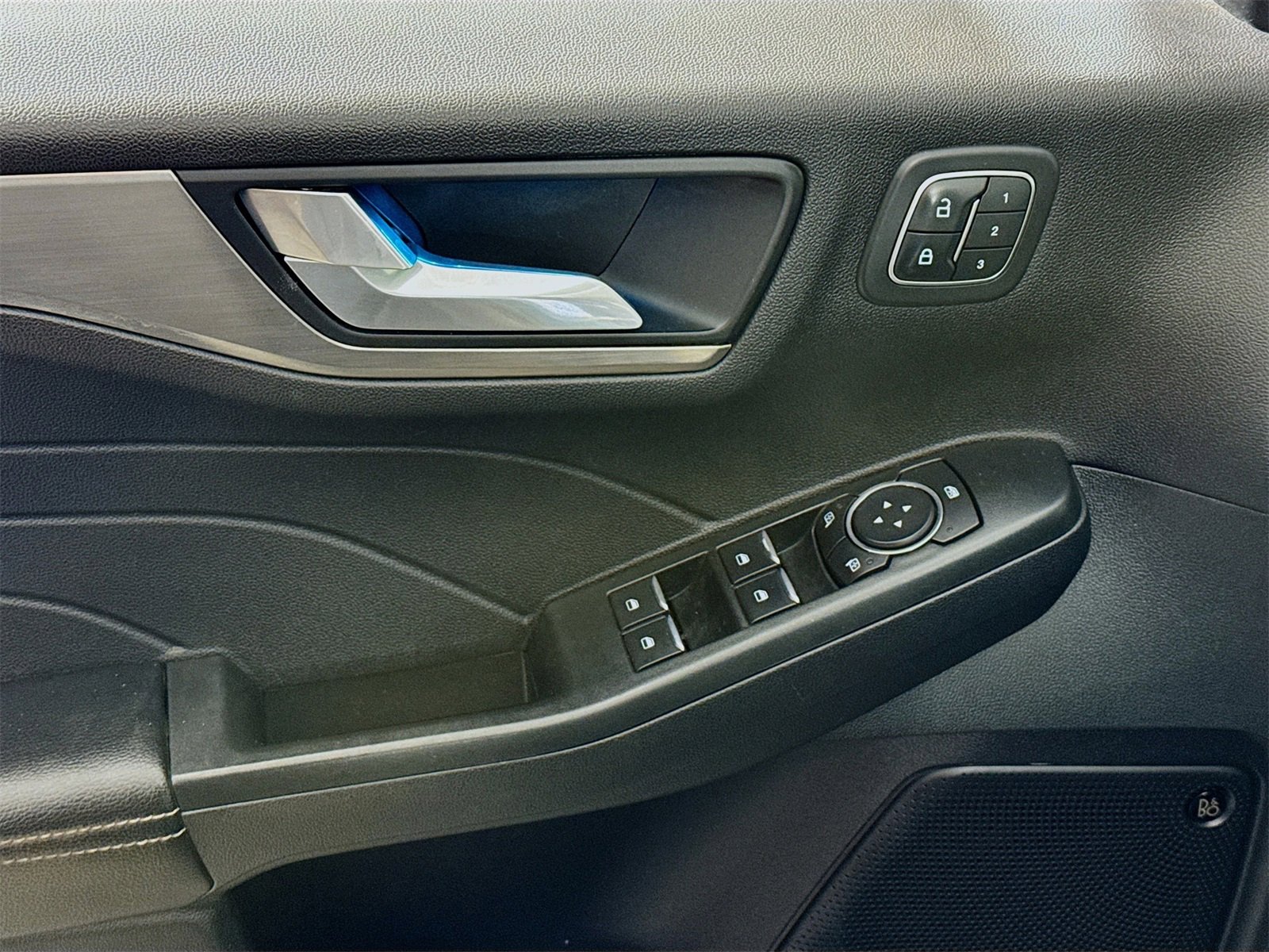 Used 2021 Ford Escape Titanium w/ Class II Trailer Tow Package image 15