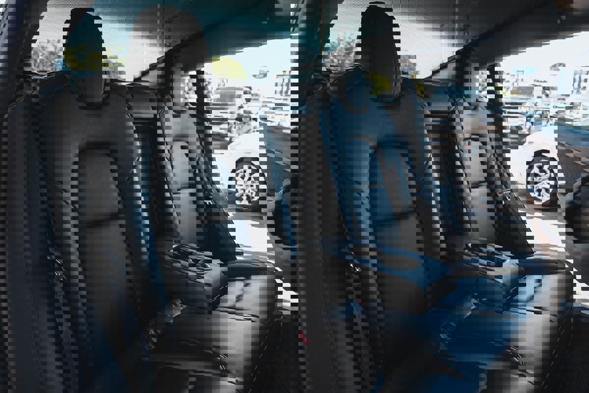 Used 2021 Tesla Model 3 Standard Range Plus image 17