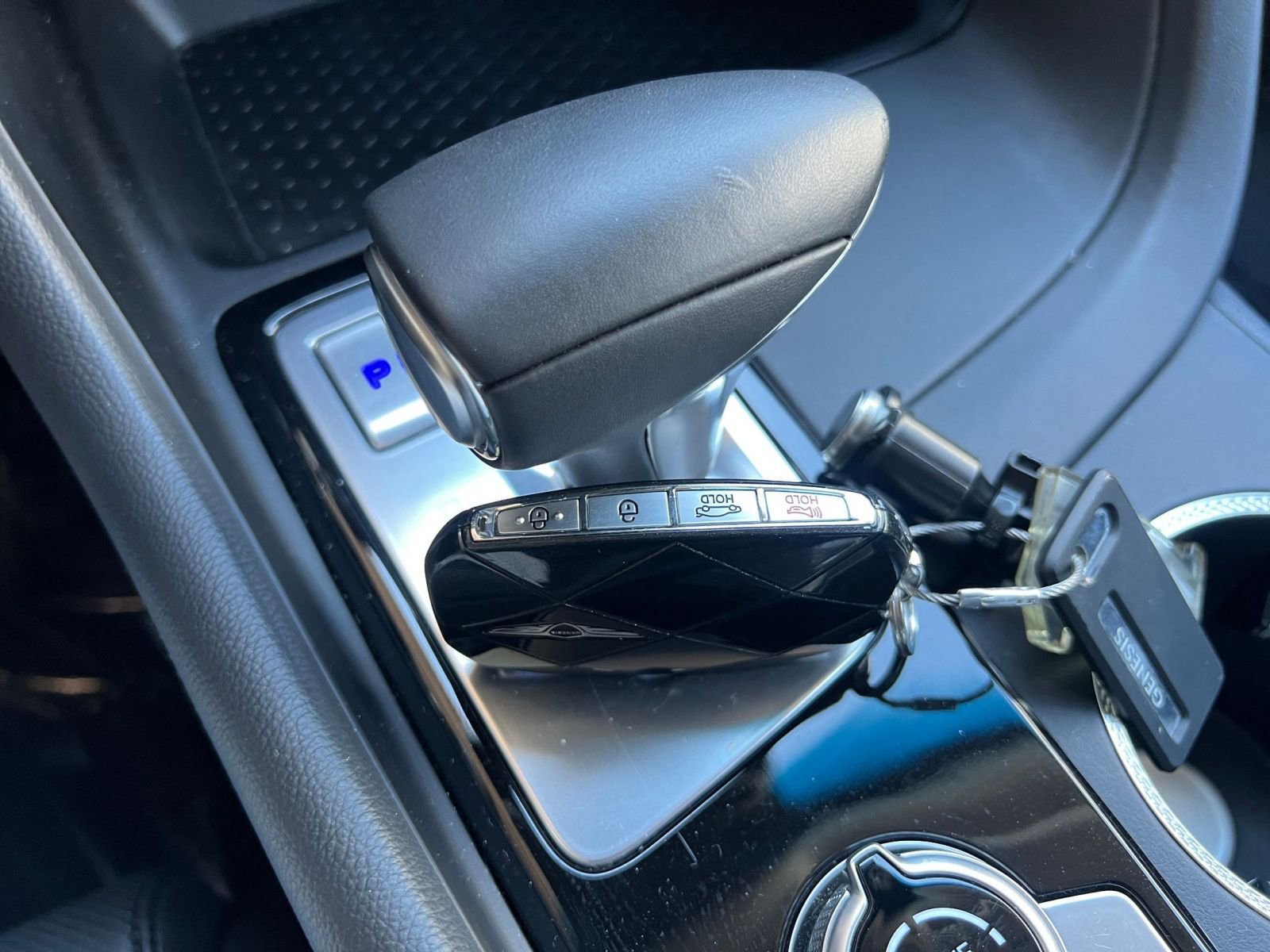 Used 2025 Genesis G70 2.5T image 22