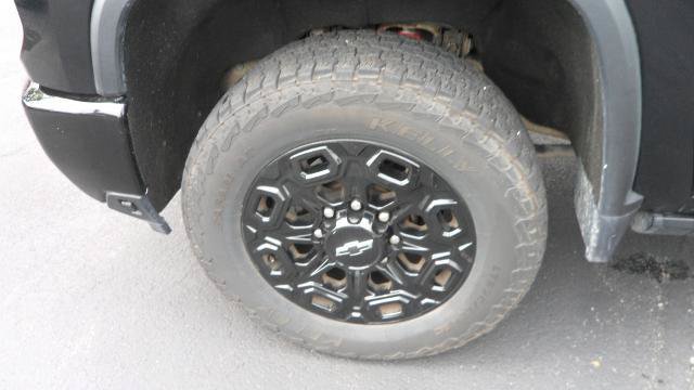 Used 2024 Chevrolet Silverado 2500 LTZ w/ LTZ Plus Package AWD/4WD image 11