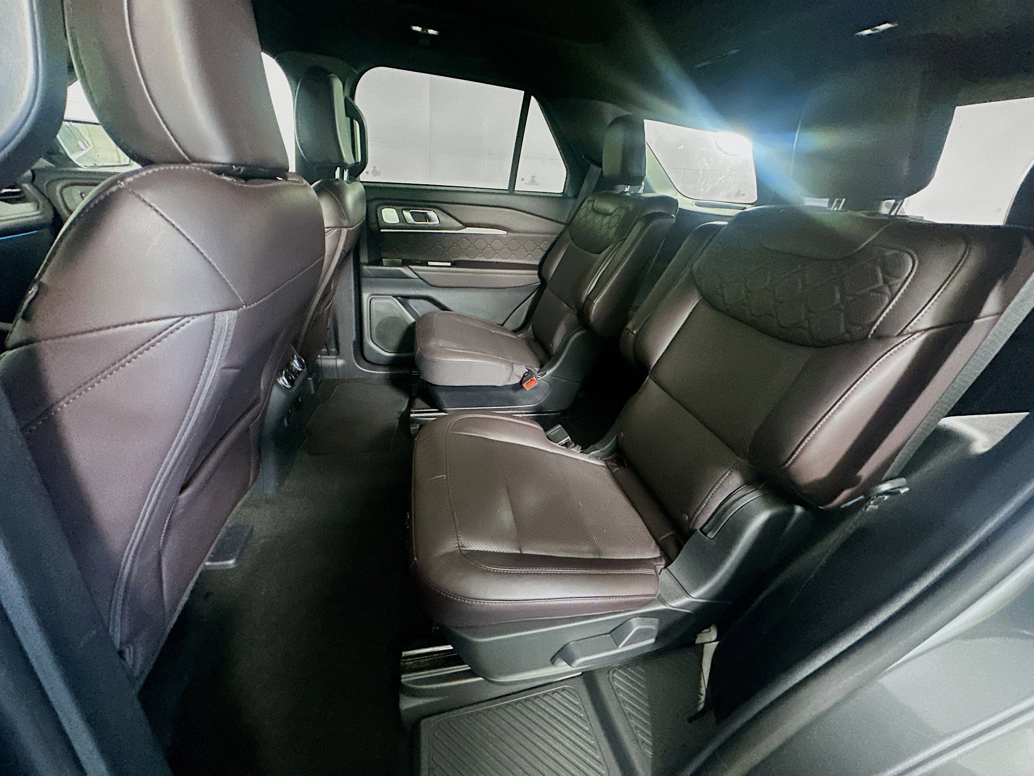 Used 2025 Ford Explorer Platinum w/ LUX Leather Package image 28