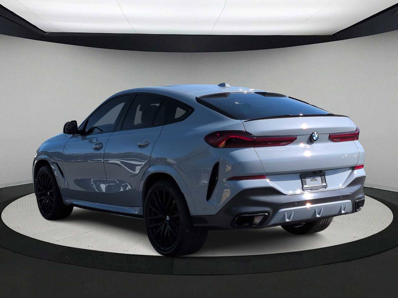 Used 2024 BMW X6 xDrive40i w/ Executive Package image 6