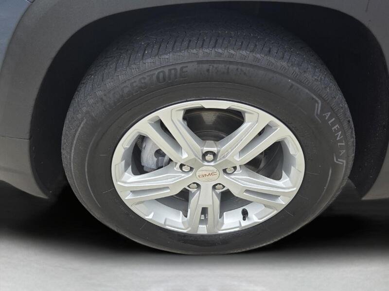 Used 2024 GMC Terrain SLE AWD/4WD image 9