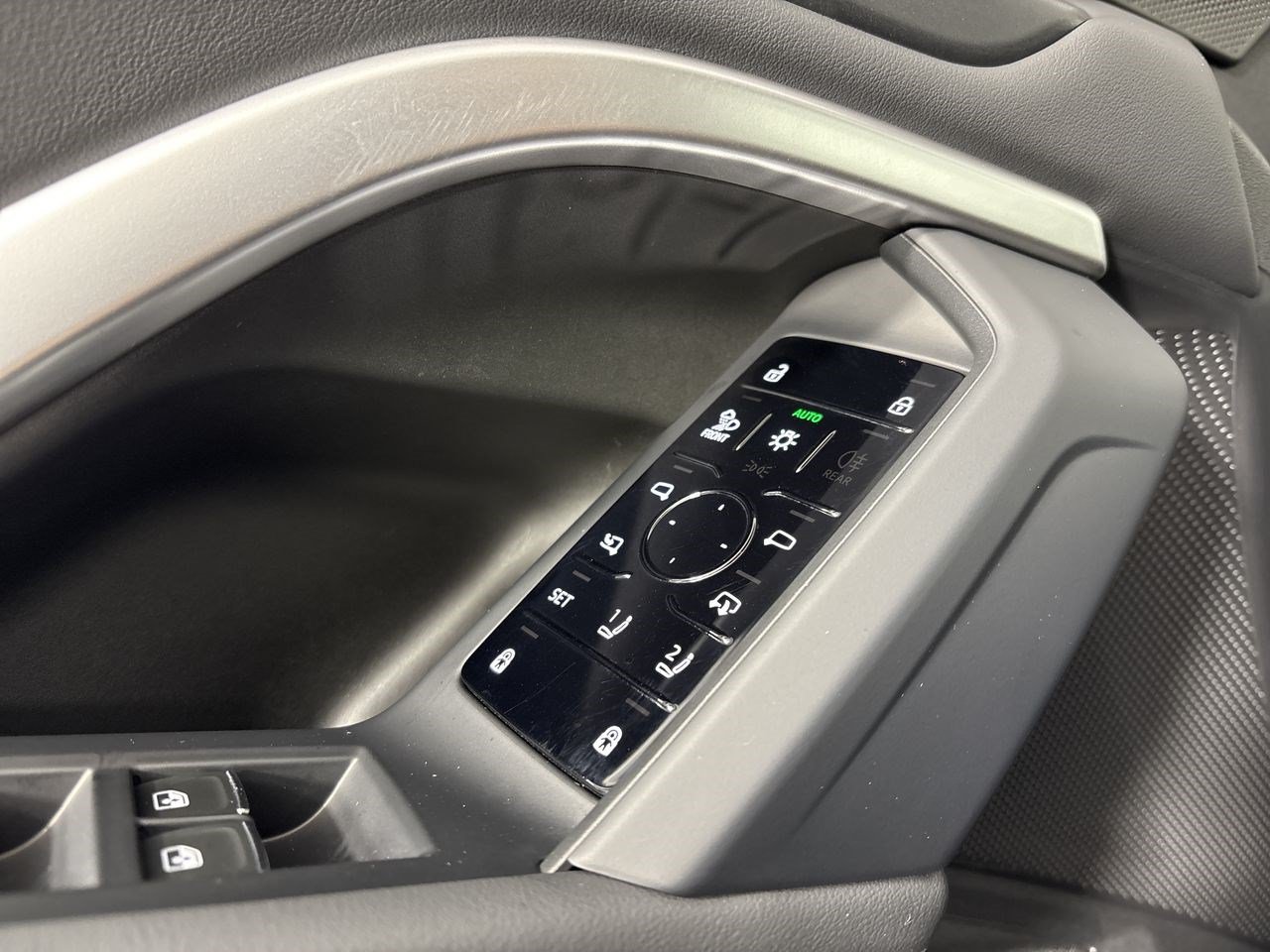 New 2025 Audi Q5 Premium Plus w/ Premium Plus AWD/4WD image 18