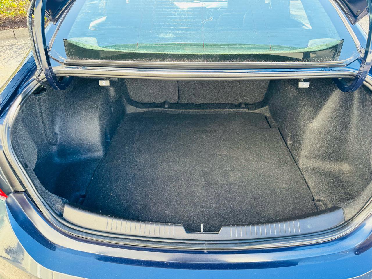 Used 2017 Chevrolet Malibu LT w/ Leather Package image 17