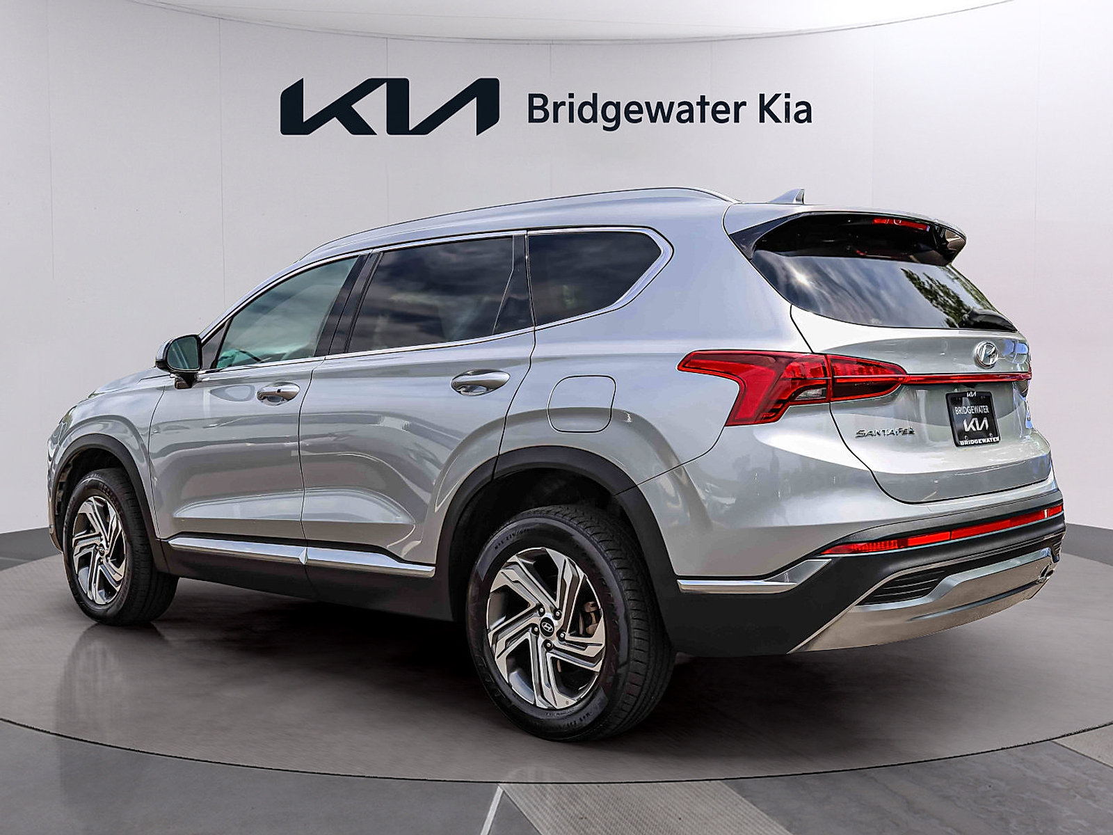 Used 2021 Hyundai Santa Fe SEL w/ Cargo Package AWD/4WD image 4