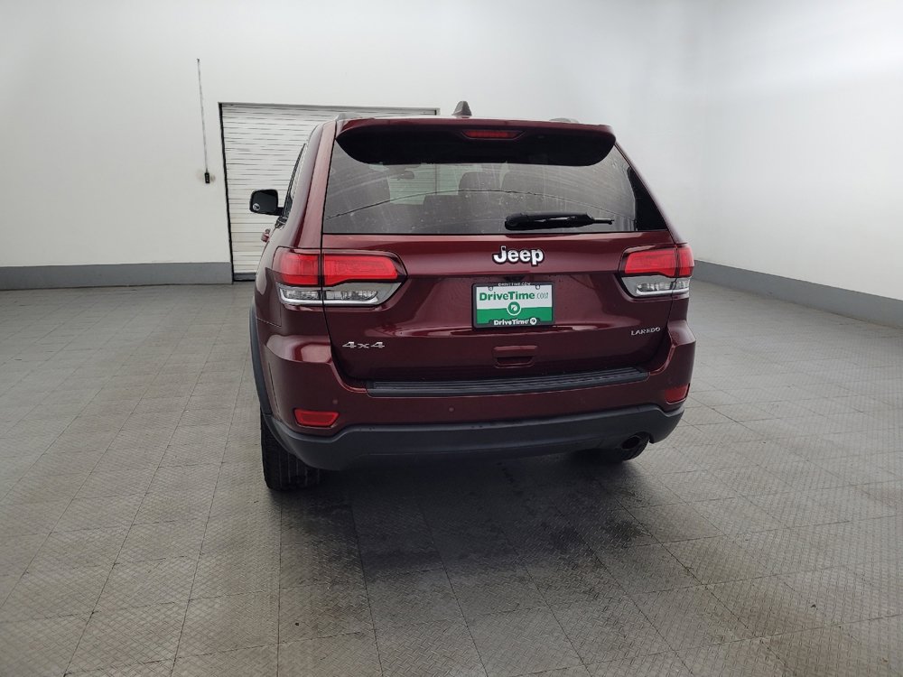 Used 2020 Jeep Grand Cherokee Laredo image 6