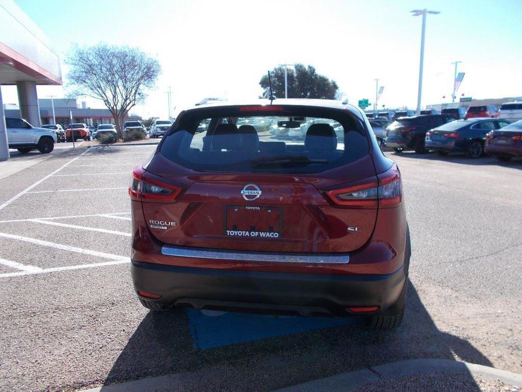 Used 2020 Nissan Rogue Sport SL w/ Premium Package FWD image 4