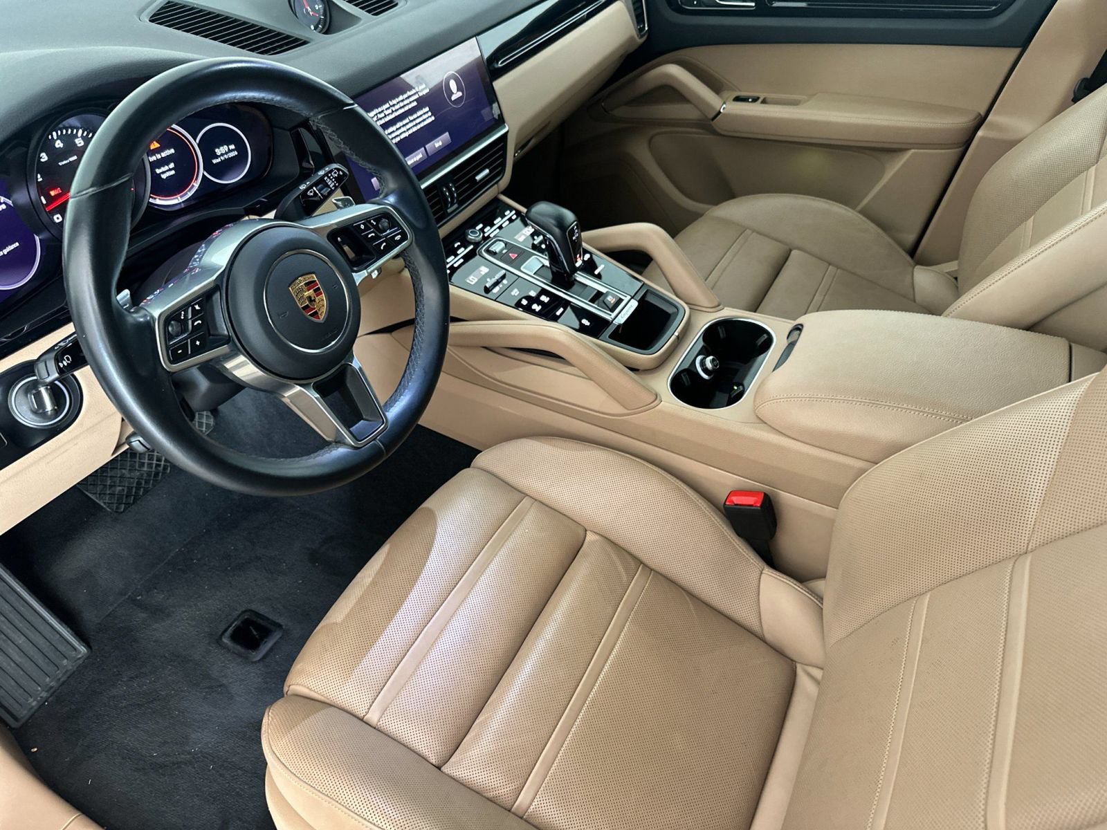 Certified 2023 Porsche Cayenne AWD/4WD image 4