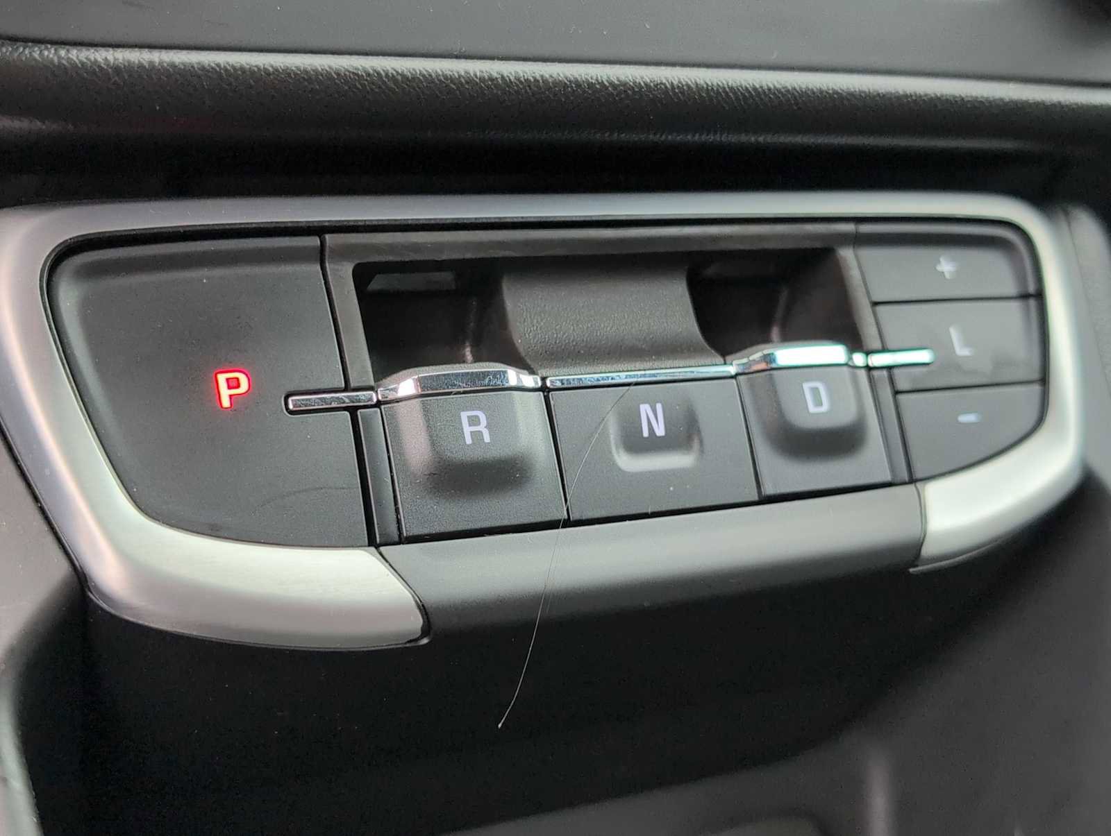 Used 2024 GMC Terrain SLE image 31