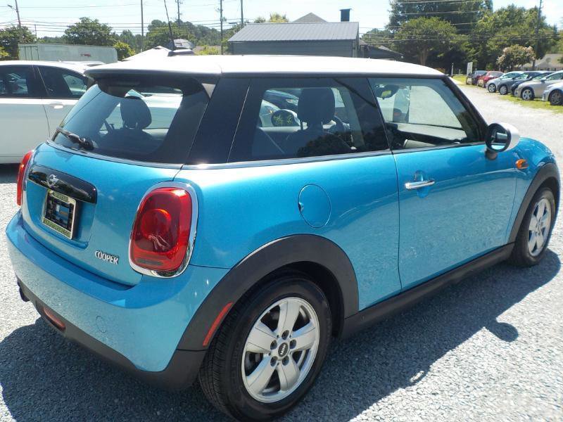 Used 2016 MINI Cooper 2-Door Hardtop image 5