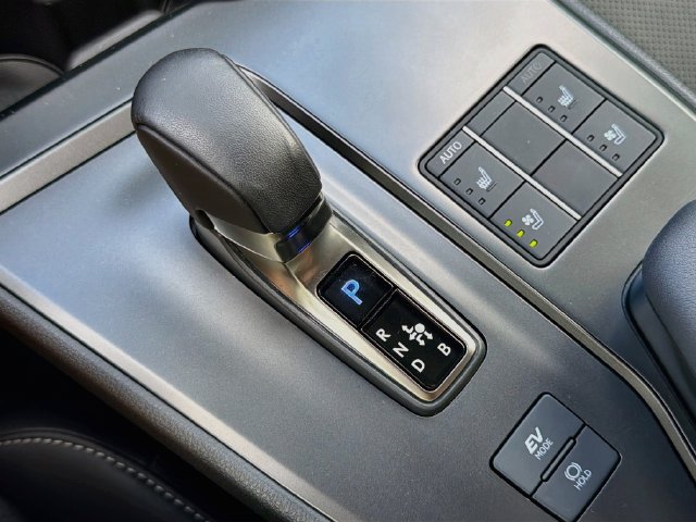 Used 2025 Lexus UX 300h FWD image 28