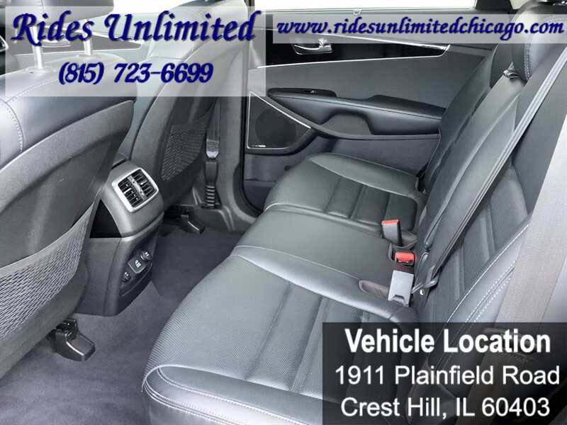 Used 2019 Kia Sorento SX image 31