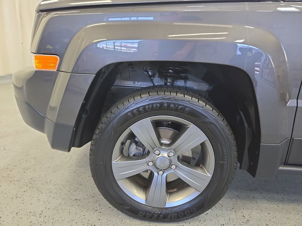Used 2014 Jeep Patriot High Altitude FWD image 42