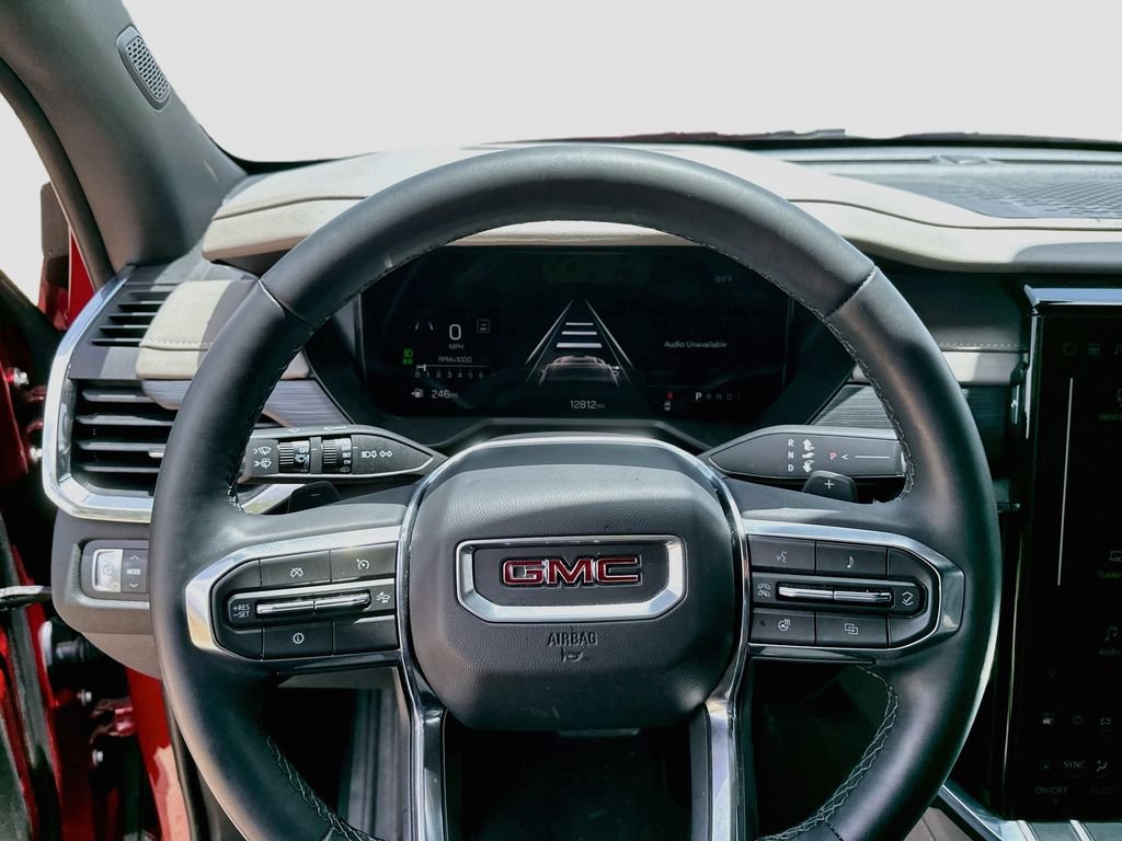 Used 2025 GMC Acadia Elevation w/ Elevation Premium Package FWD image 14