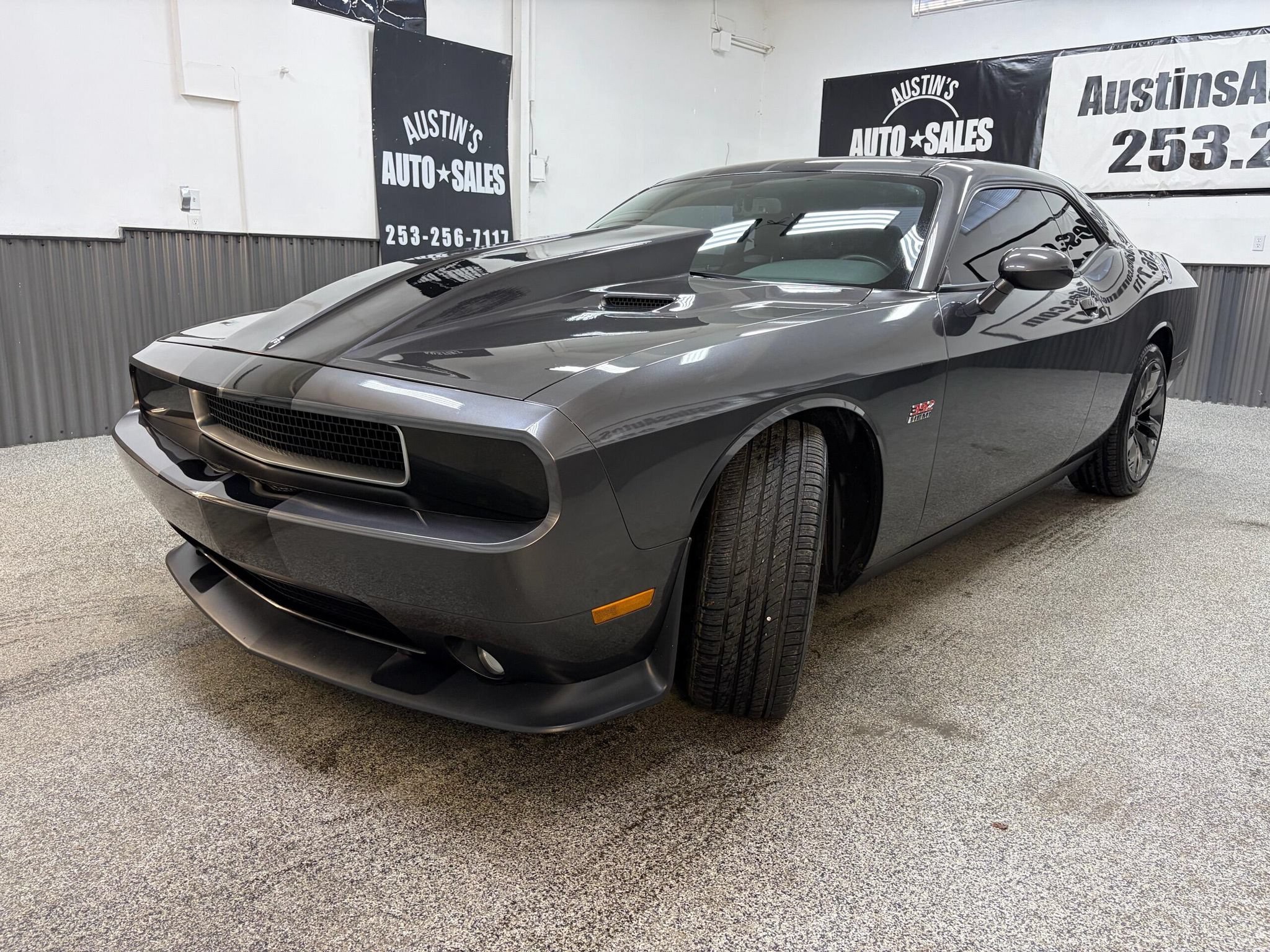 Used 2013 Dodge Challenger SRT8 w/ Harman Kardon Audio Group RWD image 6